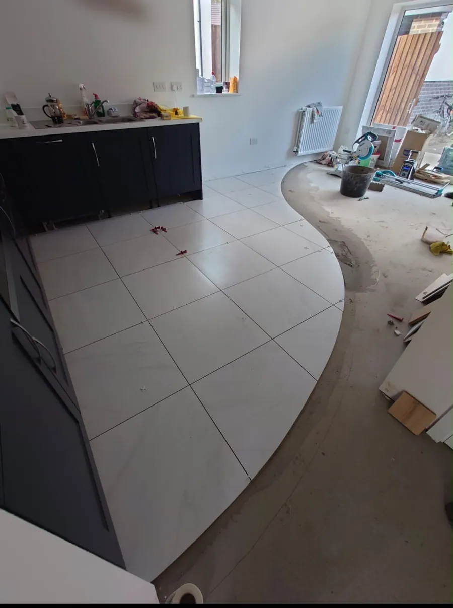 Curved floor tiling, view 1